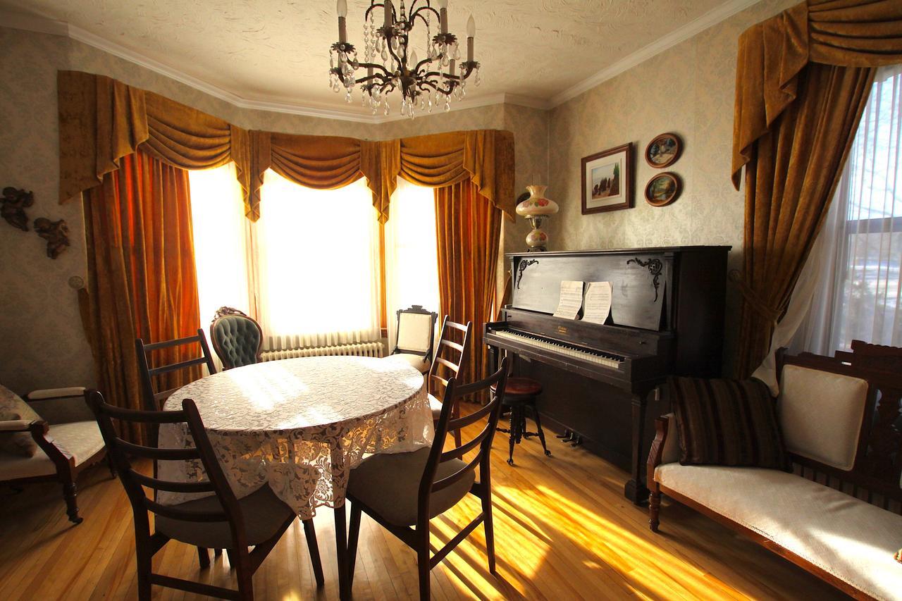 Le Griffon Bed and Breakfast Shediac Esterno foto