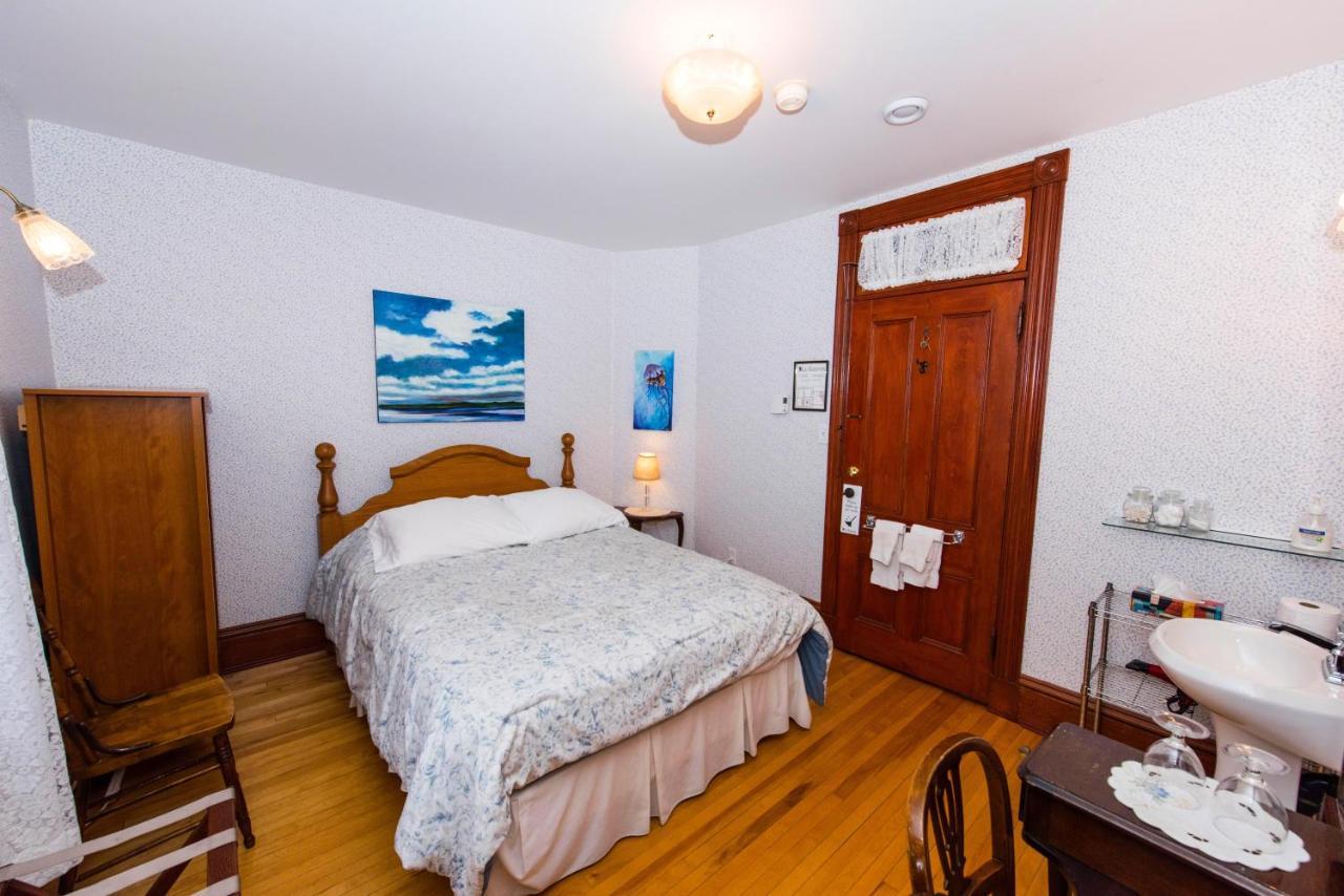 Le Griffon Bed and Breakfast Shediac Esterno foto